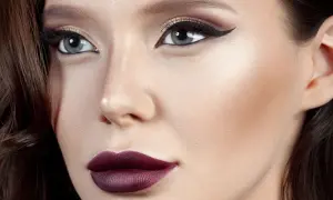 Jakie makijaże do srebrnej sukienki podkreślą Twój styl i urodę?