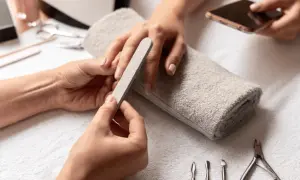 Chiński manicure co to jest i dlaczego warto go wypróbować
