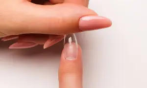 Ile trwa manicure żelowy? Poznaj czas i tajniki perfekcyjnego stylu