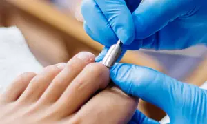 Jaki manicure jest bezpieczny? Sprawdź, które metody są zdrowe dla twoich paznokci