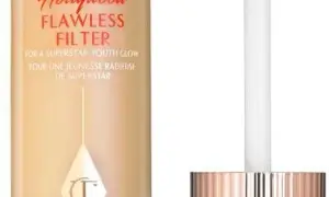 Baza rozświetlająca Charlotte Tilbury – jak uzyskać promienną skórę