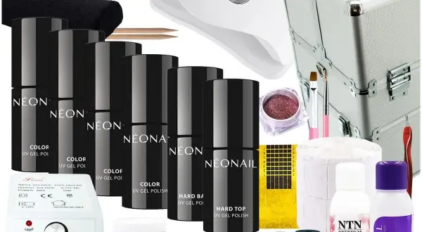 Jak wybrać najlepszy zestaw do manicure hybrydowego? Porównanie firm i opinie