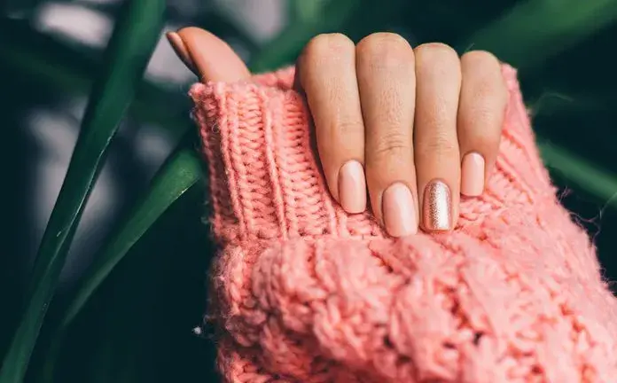 Czy manicure hybrydowy jest bezpieczny? Oto, co musisz wiedzieć