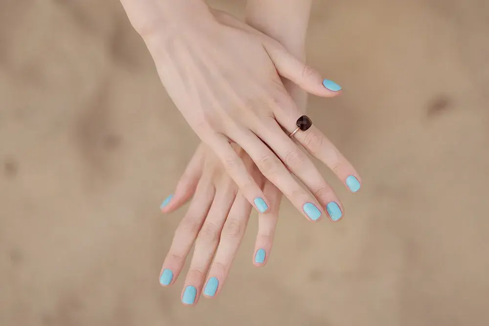 Czym jest manicure OPI? Odkryj jego zalety i unikalne cechy