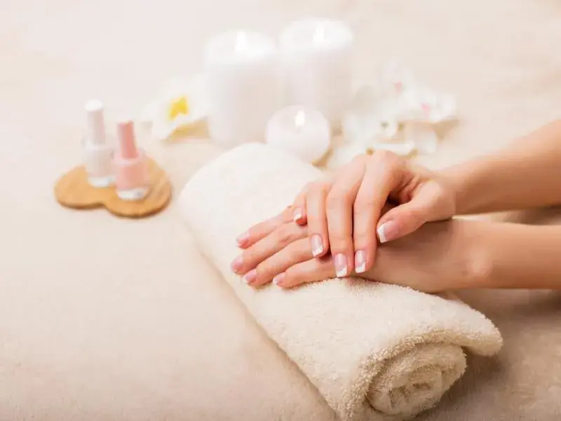 Czym jest manicure spa? Odkryj jego korzyści i przebieg zabiegu