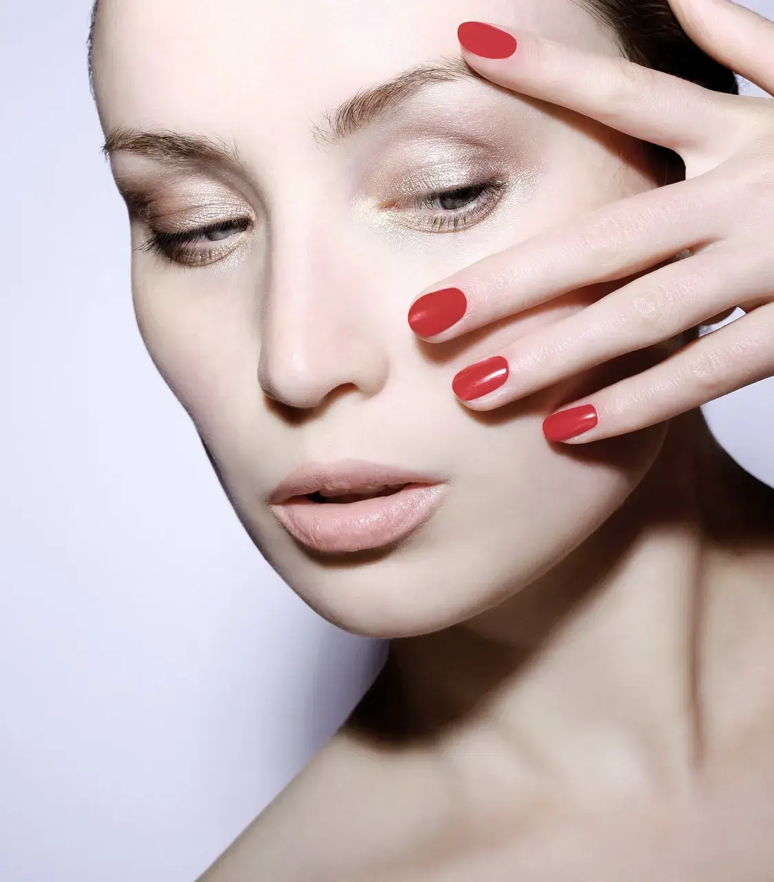 Lakiery Hybrydowe Eclair Nail – trwałość i estetyka w manicure