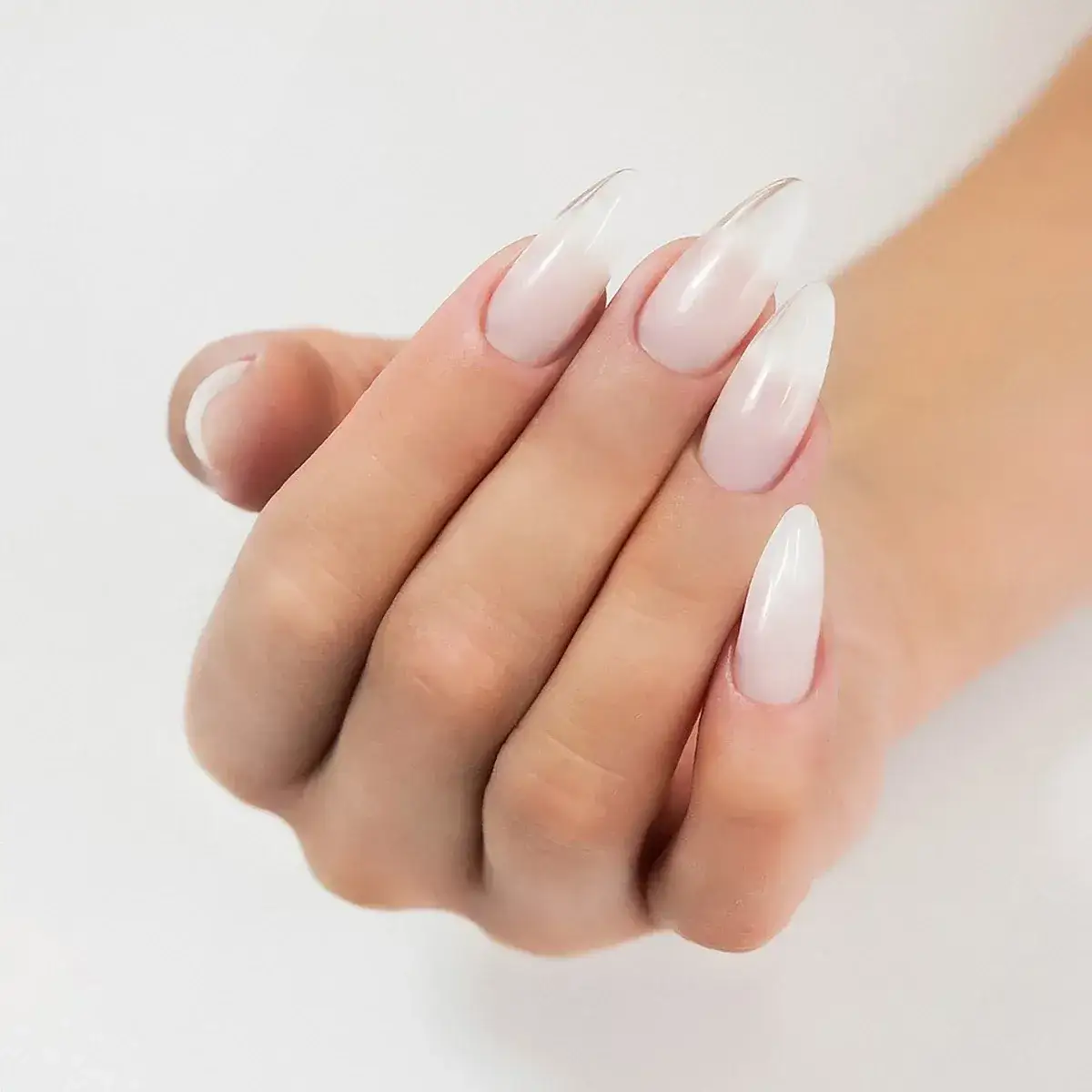 Zdjęcie Jak zrobić manicure żelowy krok po kroku i uniknąć najczęstszych błędów