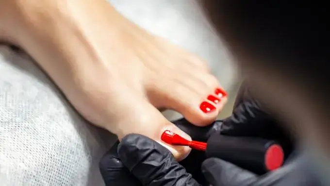 Zdjęcie Ile trwa manicure pedicure? Poznaj czas zabiegów i wybierz najlepiej