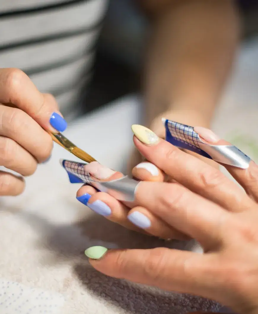 Zdjęcie Manicure żelowy co to? Poznaj zalety i proces aplikacji