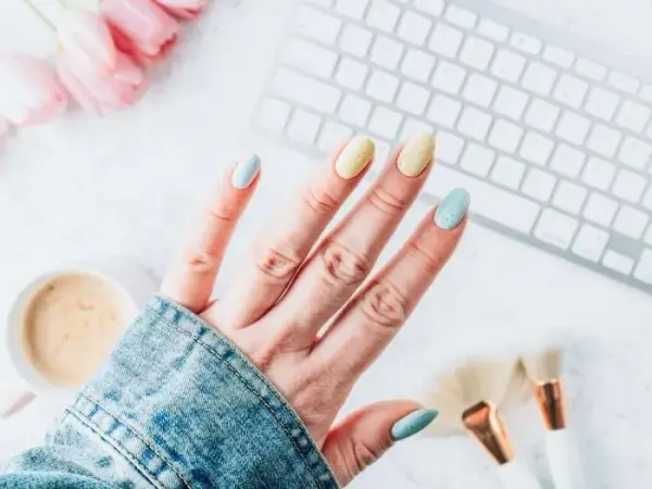Najzdrowszy manicure – jaki rodzaj nie niszczy paznokci i jest bezpieczny?