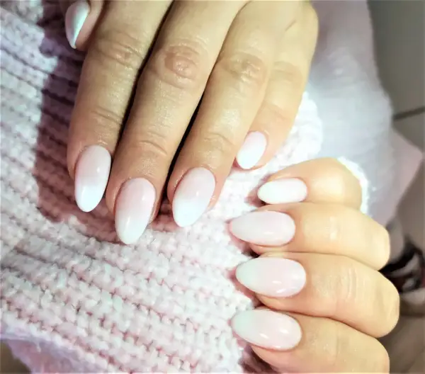 Ile trwa manicure pedicure? Poznaj czas zabiegów i wybierz najlepiej