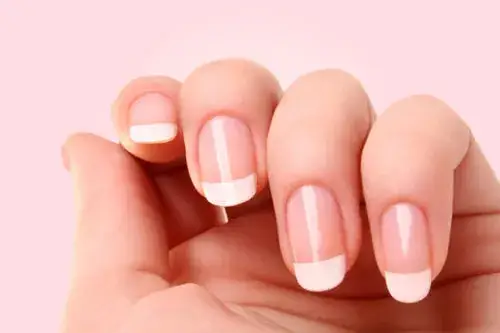 Czy manicure japoński niszczy paznokcie? Oto prawda o jego wpływie